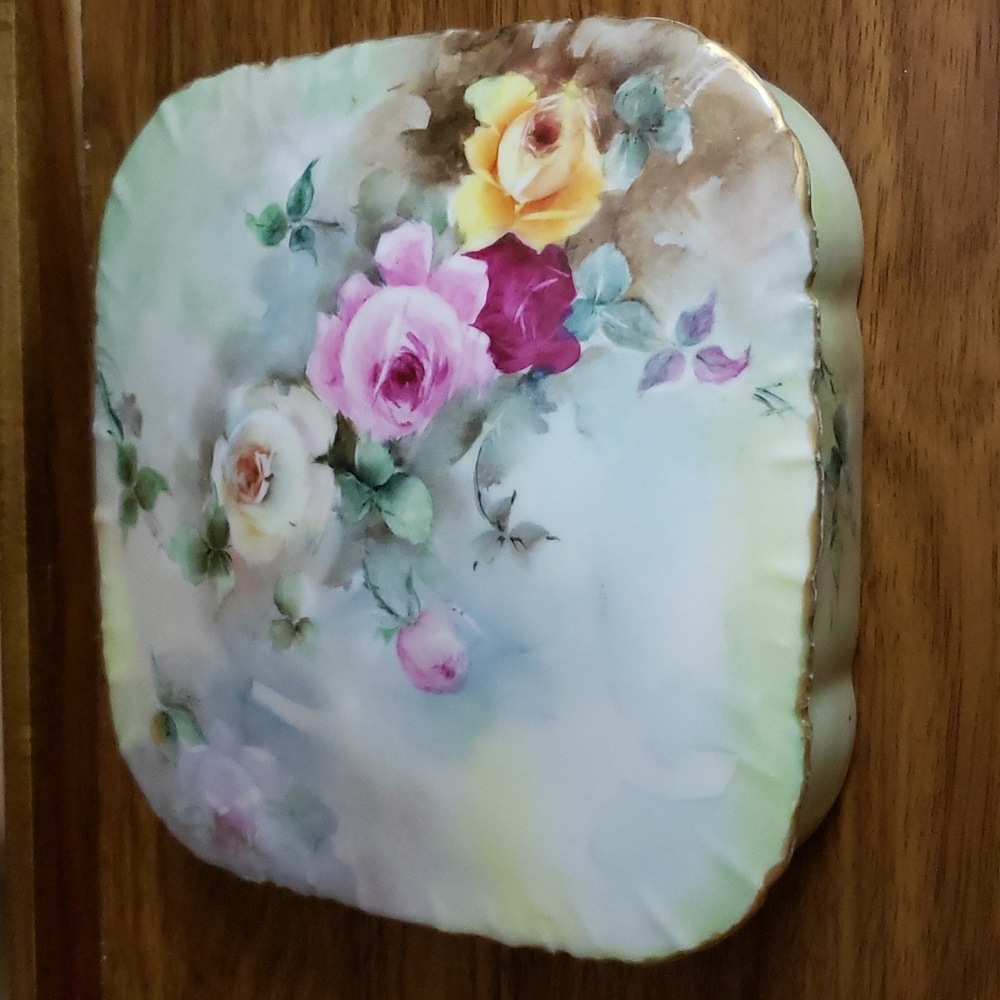 Porcelain Box With Lid